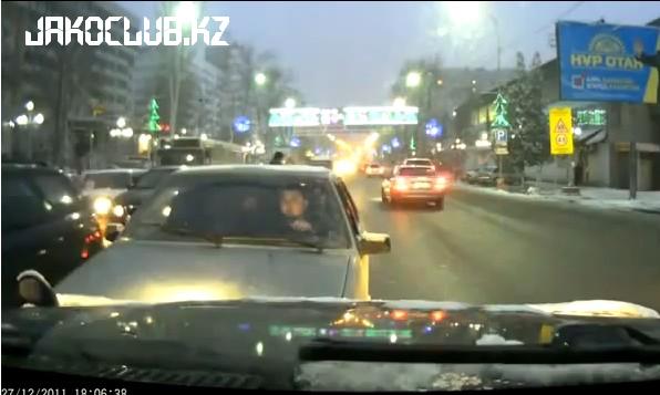 Нарушителя в погонах зафиксировали 2 регистратора